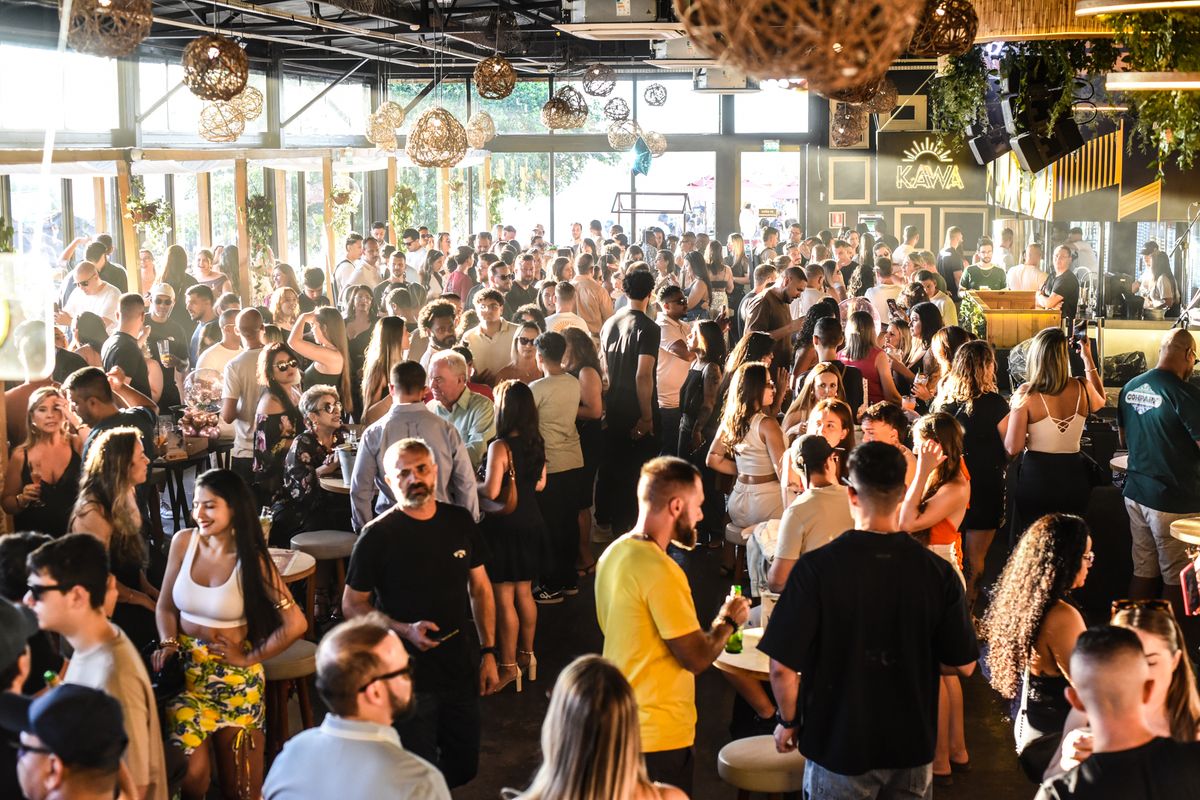 Interior do Kawa Bar